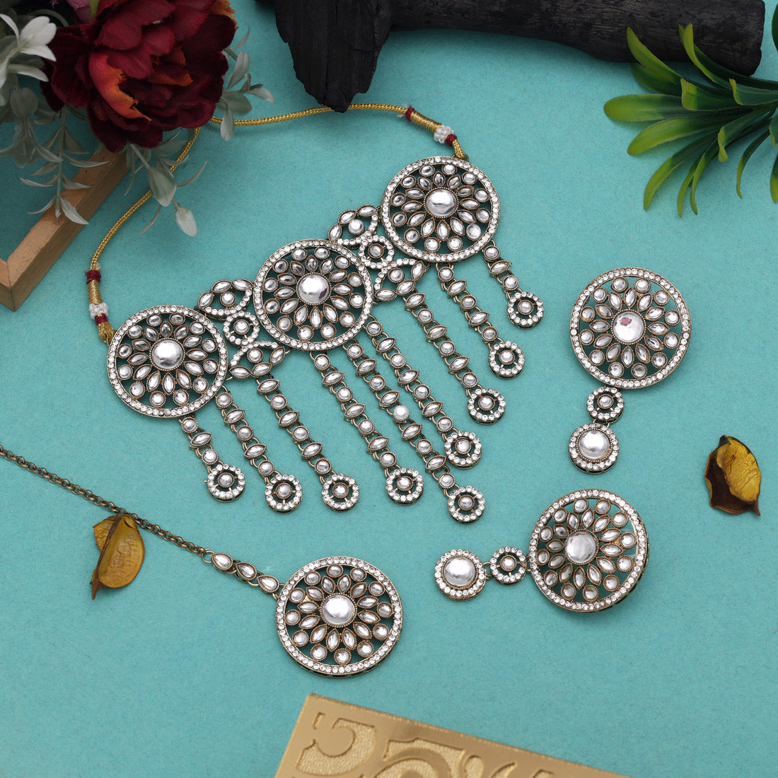 Kundan Halskette mit Ohrringe & Tikka - gold | weiß