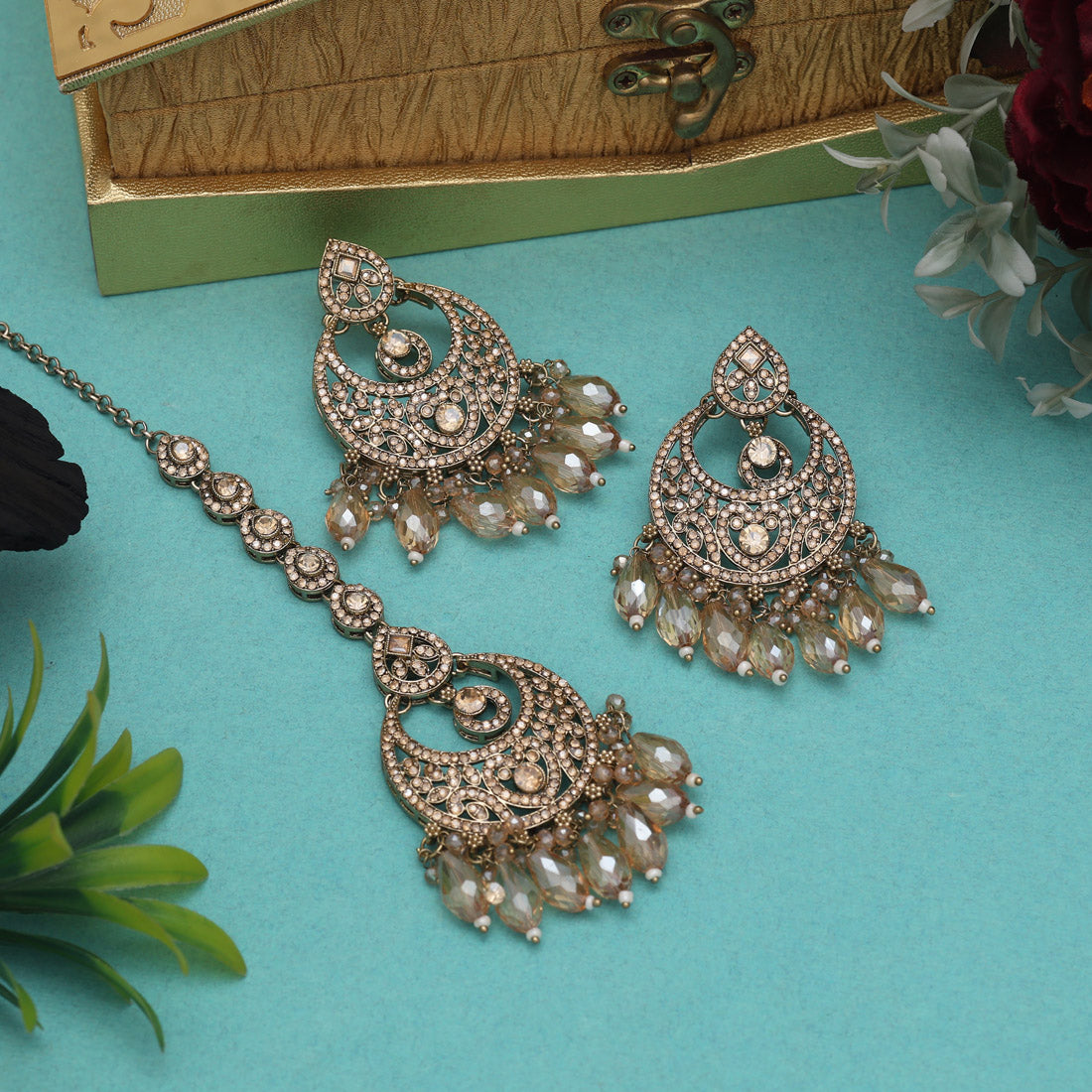Kundan Necklace with Earrings & Tikka - gold | white
