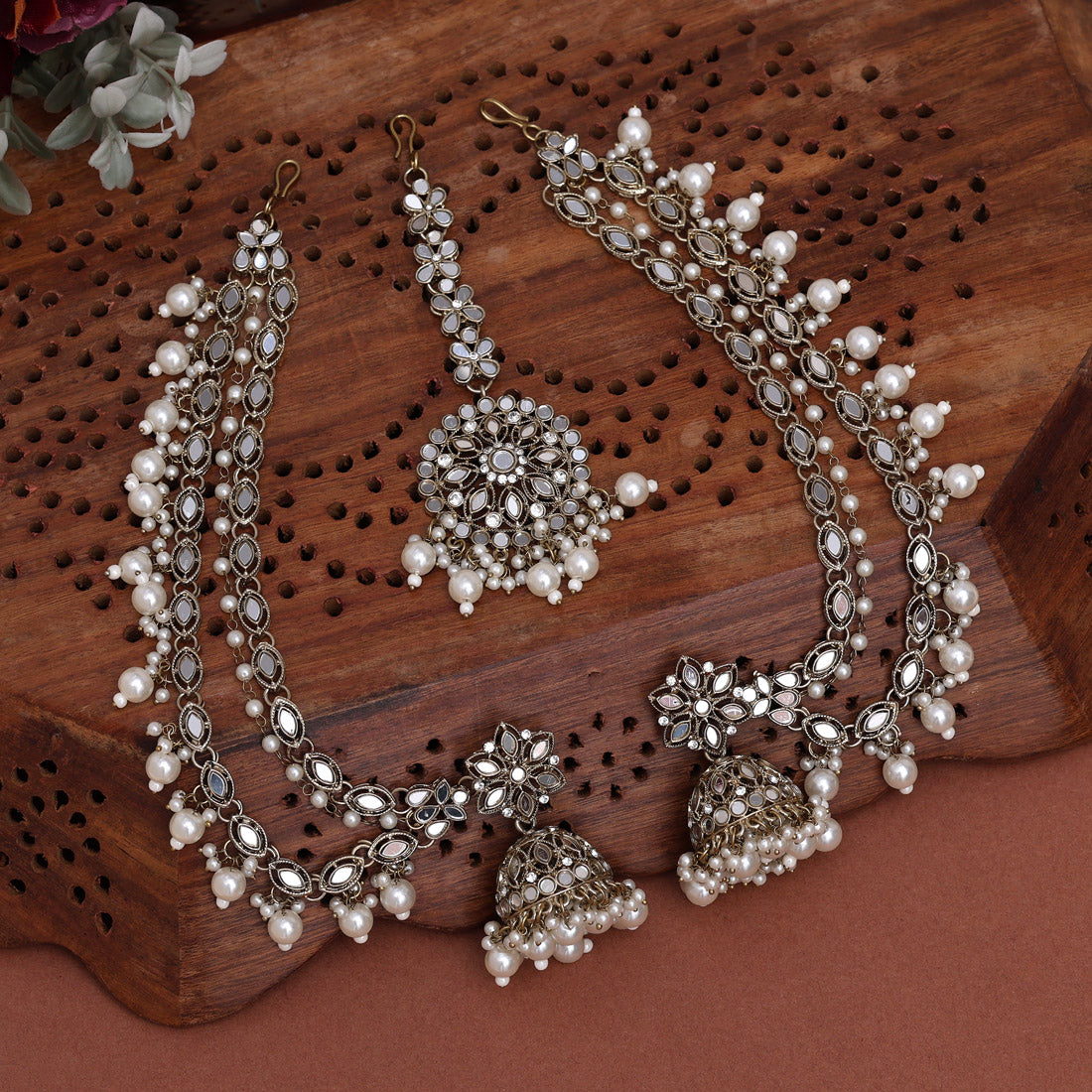 Kundan Ohrringe Maatal & Tikka - Jumkha | gold | weiß