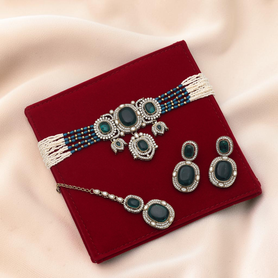 Kundan Necklace with Earrings & Tikka - gold | white
