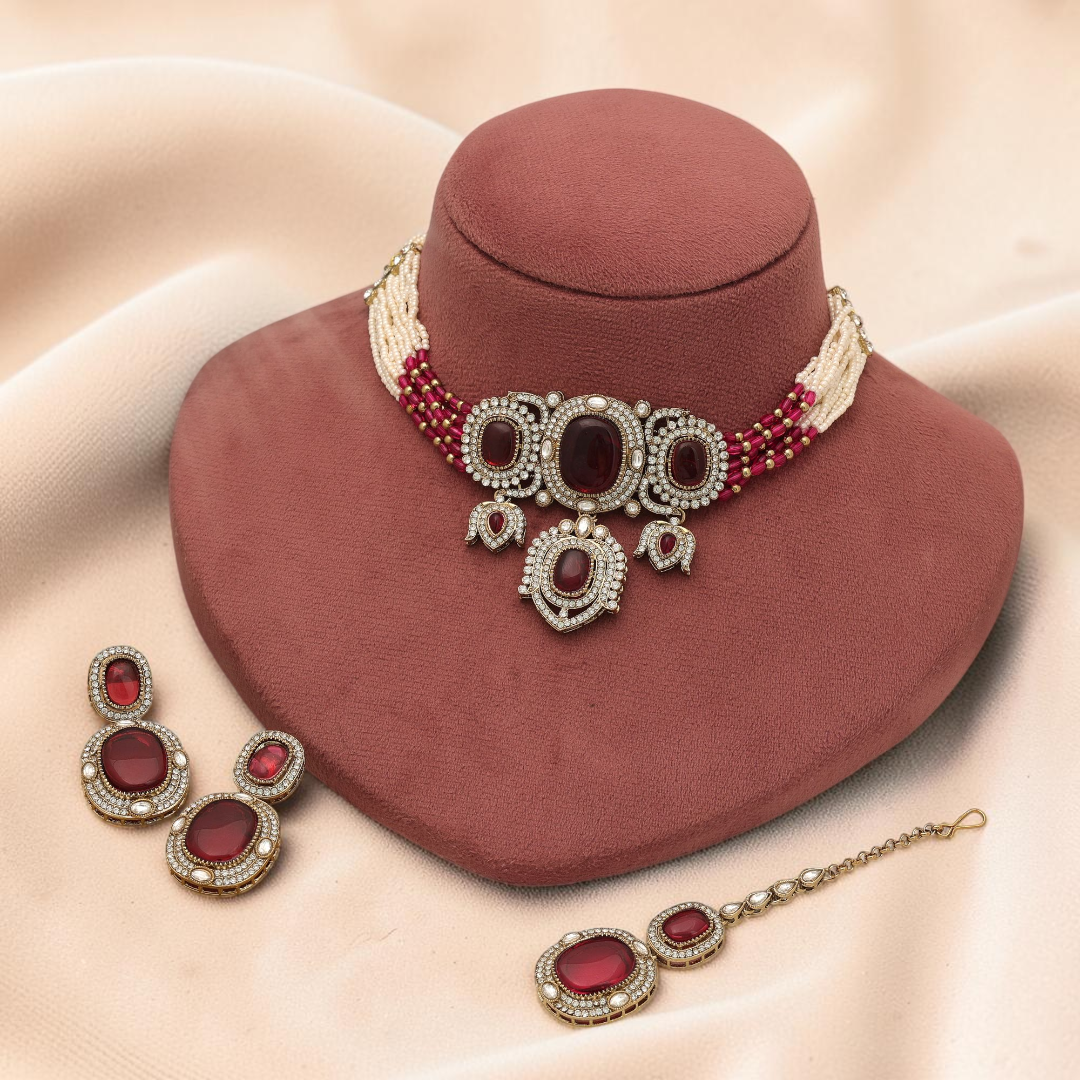 Kundan Halskette mit Ohrringe & Tikka - gold | maroon