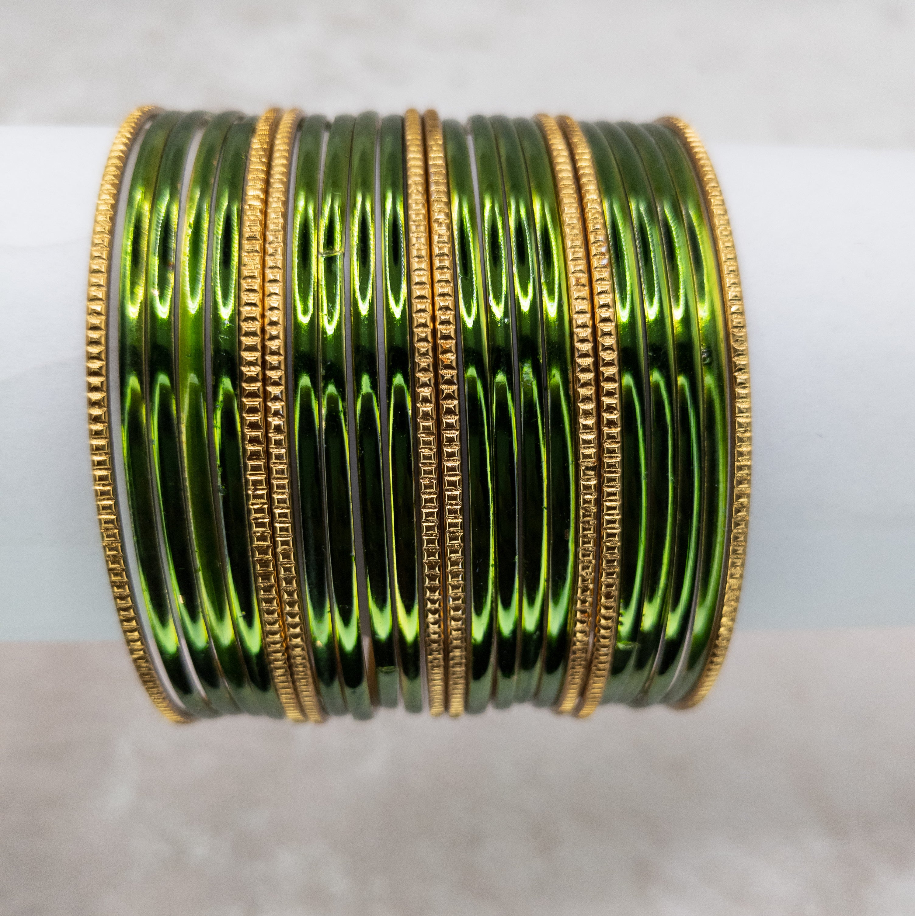 Armreifen Set - Metallische Glanz-Armreifen - Olivgrün | Gold