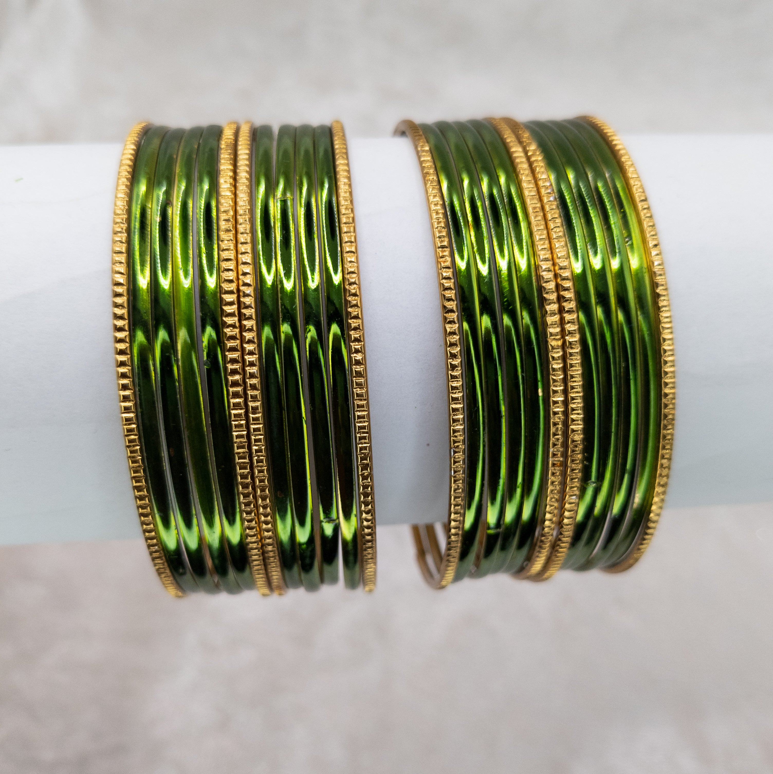 Armreifen Set - Metallische Glanz-Armreifen - Olivgrün | Gold