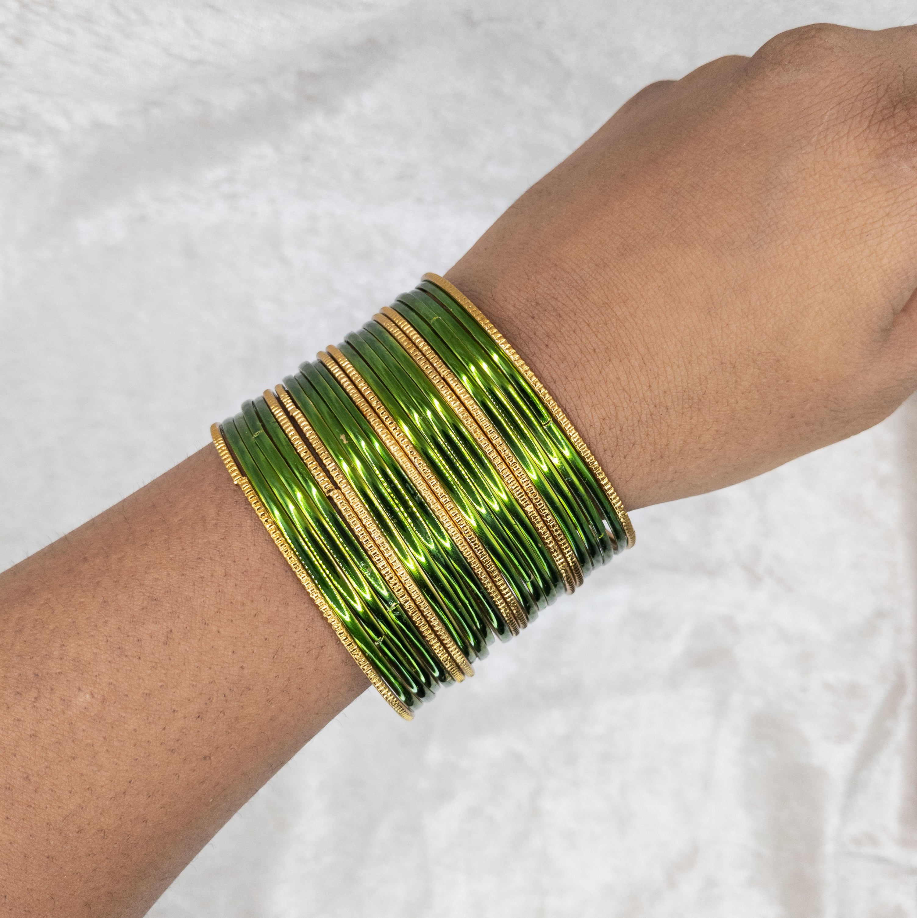 Armreifen Set - Metallische Glanz-Armreifen - Olivgrün | Gold
