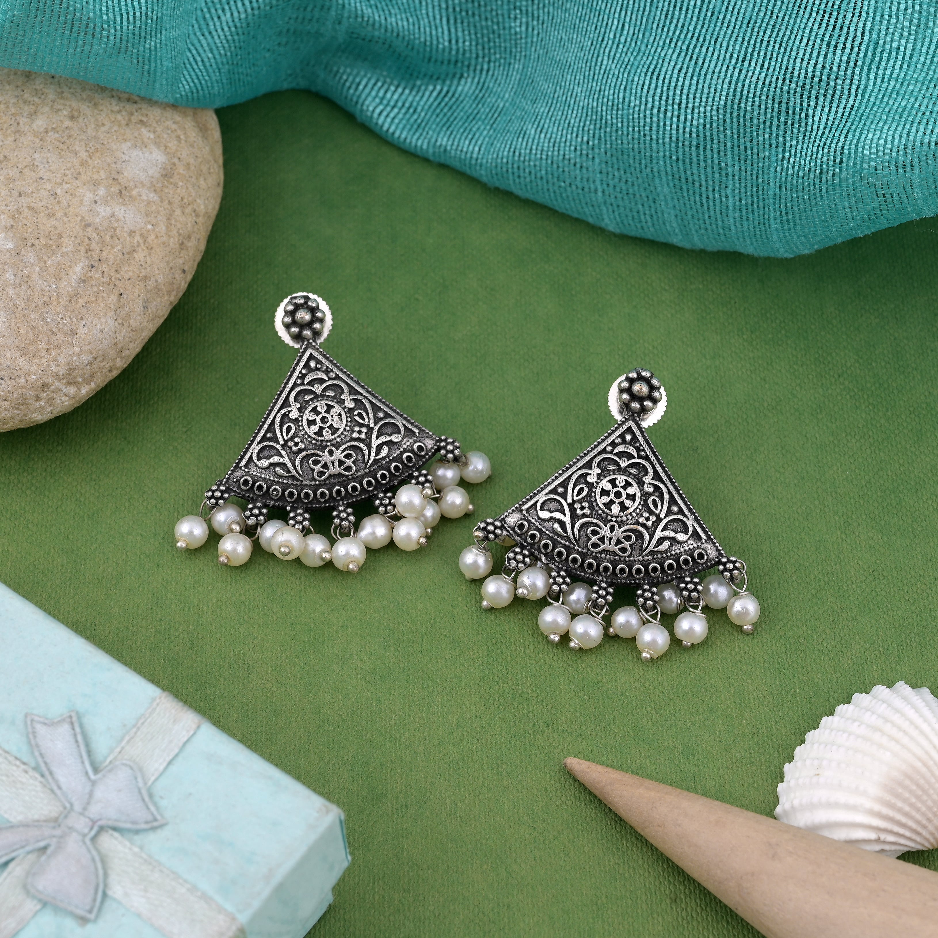 Earrings - Jumkha | silver oxidized
