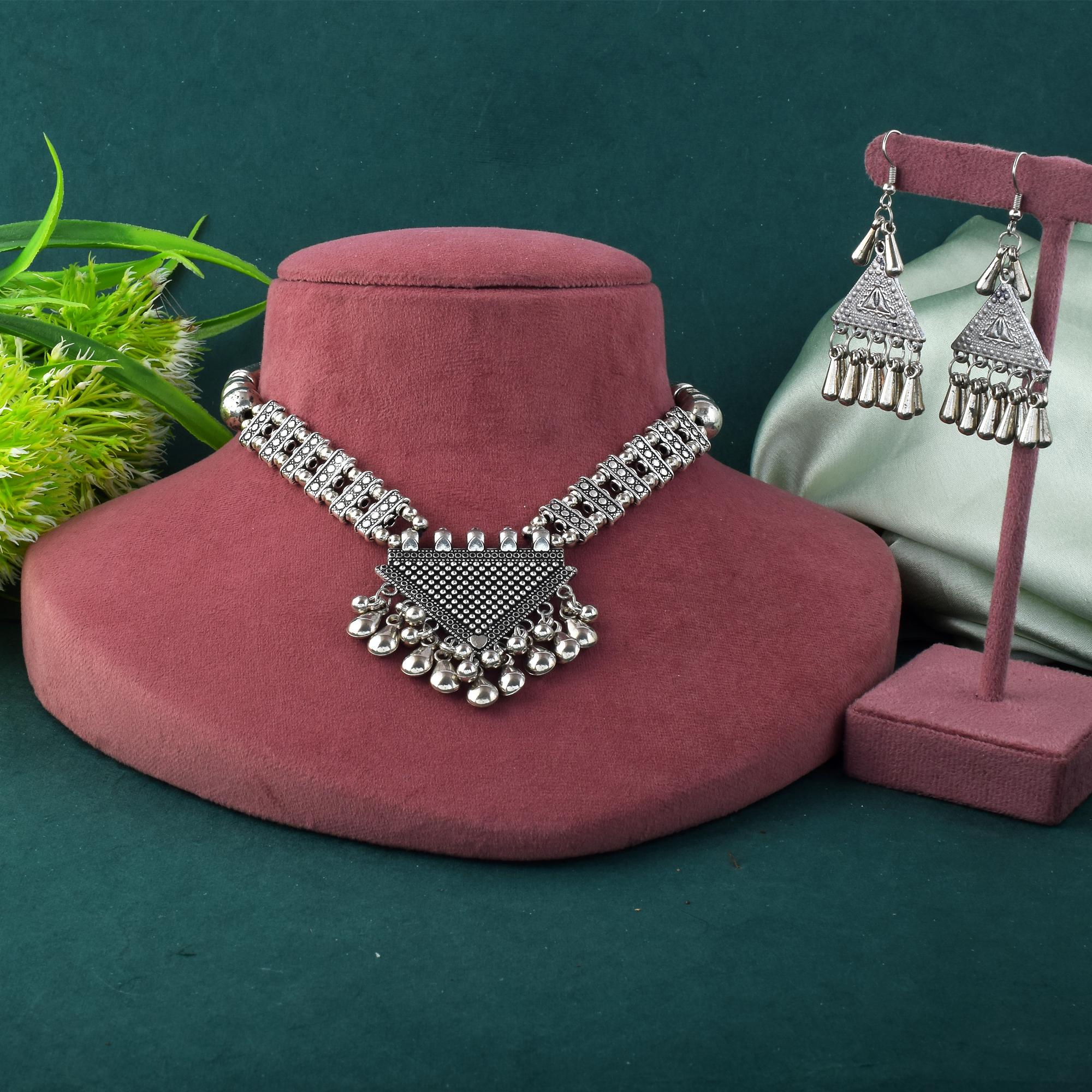 Halskette mit Ohrringe - Oxidiert