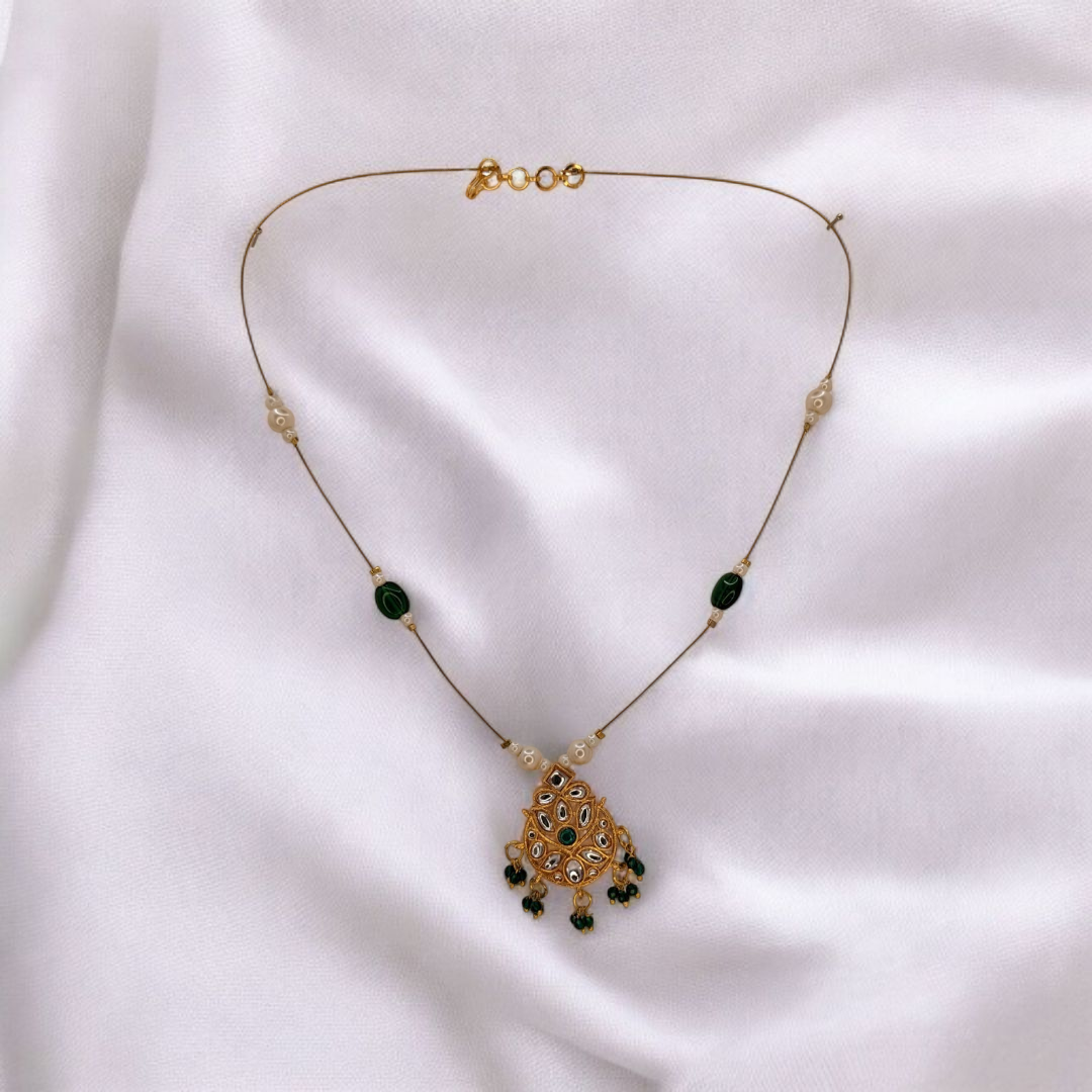 Trendy invisible Halskette - gold | grün