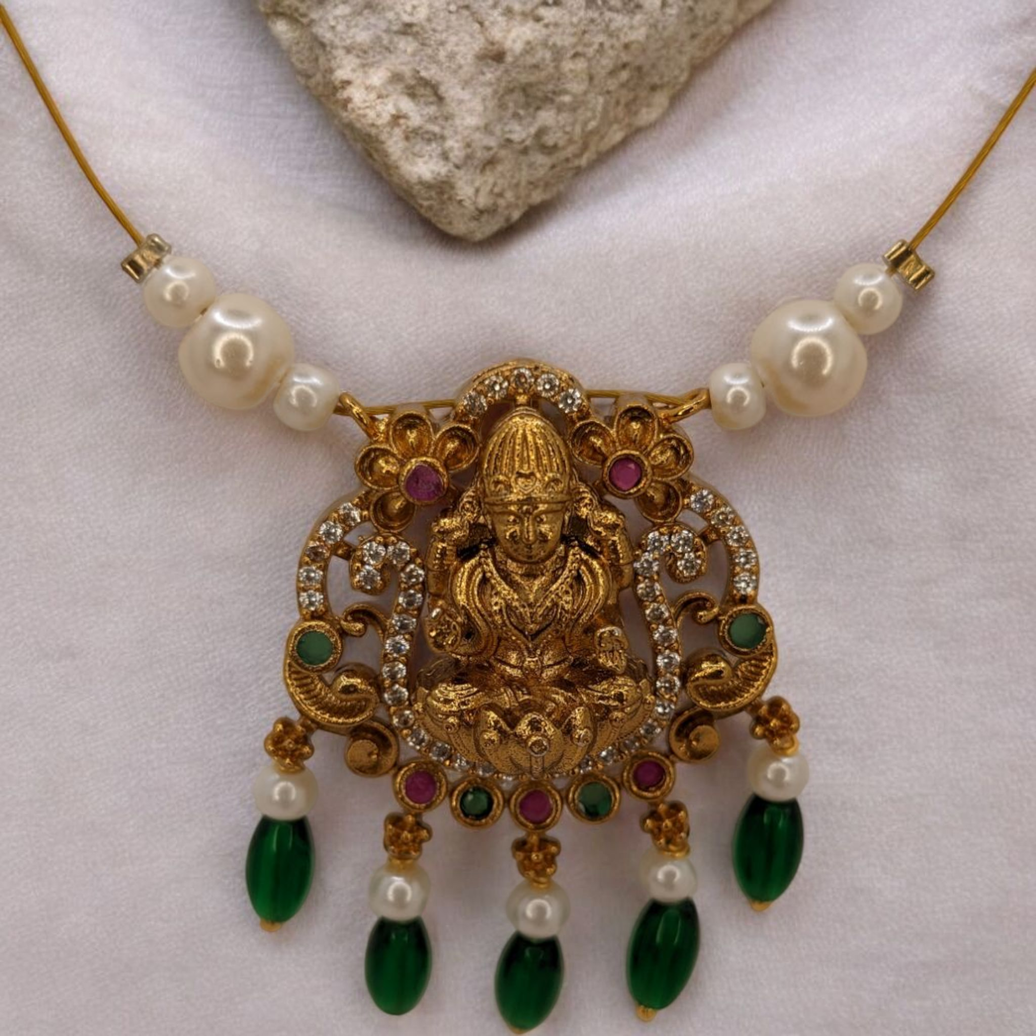 Trendy invisible Halskette - gold | grün