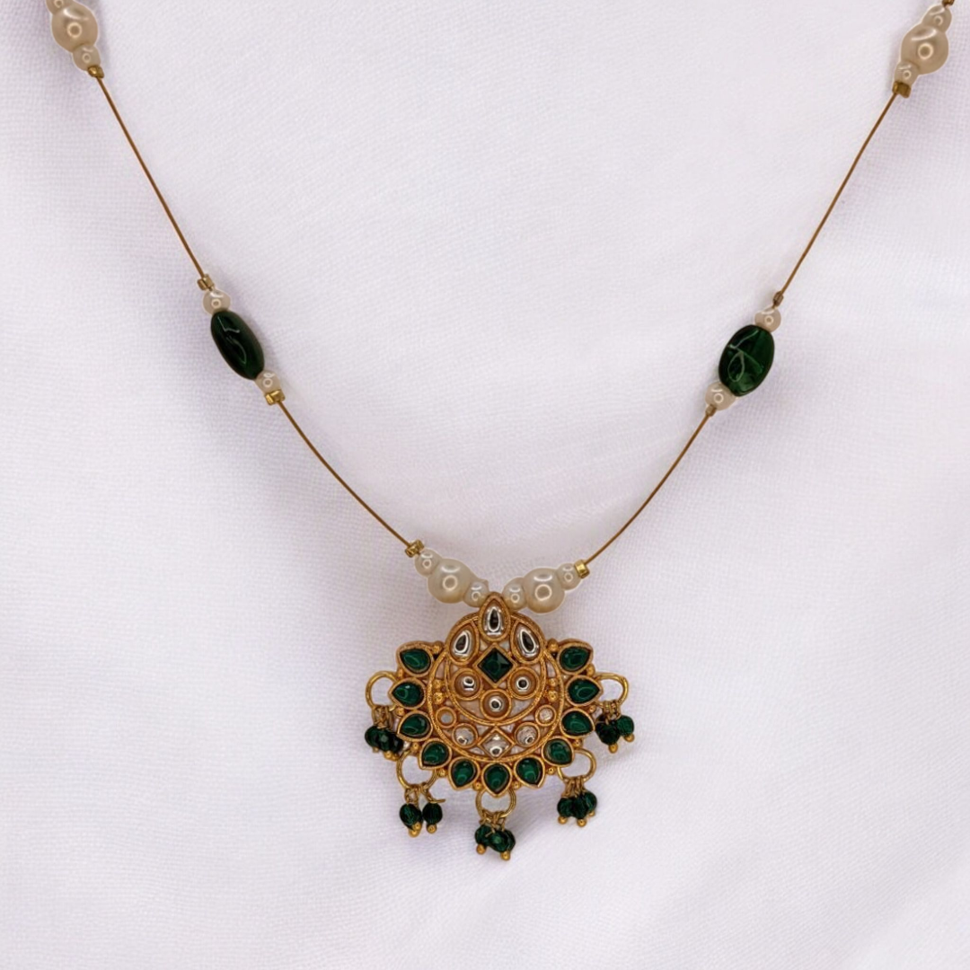 Trendy invisible Halskette - gold | grün