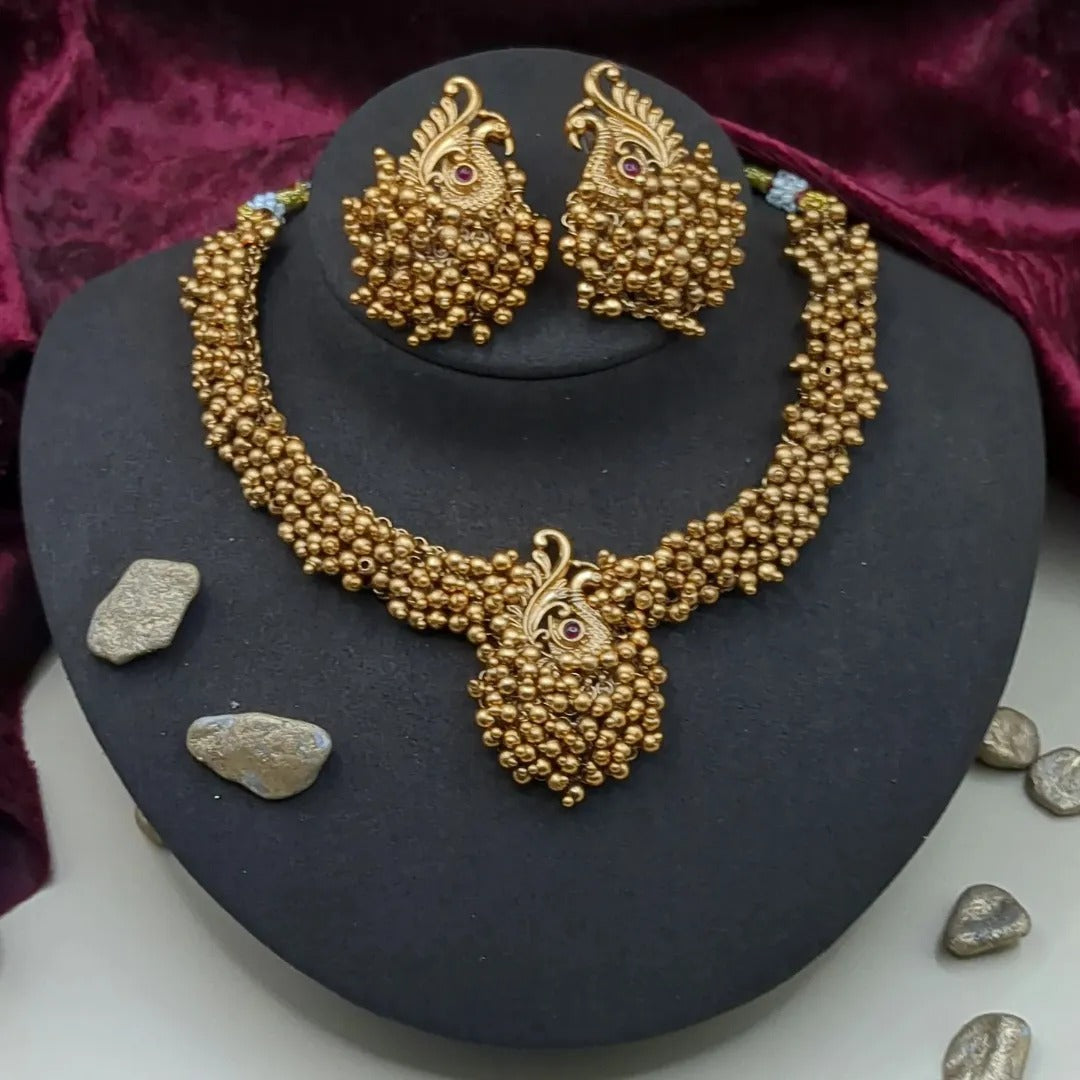 Tempel Pearl Halskette mit Ohrringe - gold