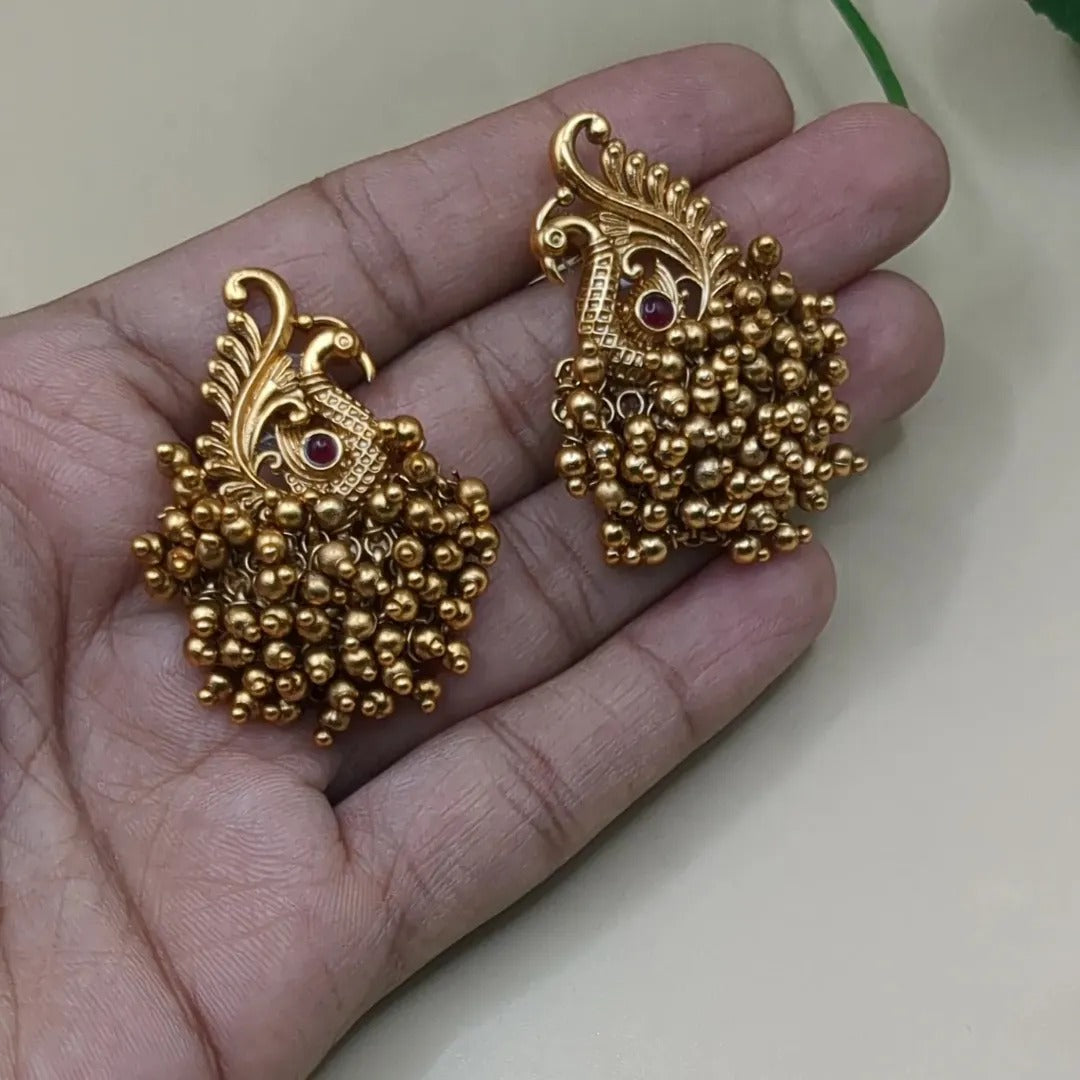 Tempel Pearl Halskette mit Ohrringe - gold