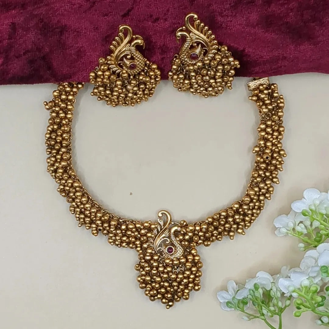 Tempel Pearl Halskette mit Ohrringe - gold