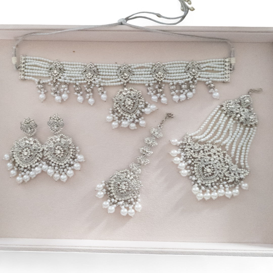 Necklace with Earrings & Tikka - gold