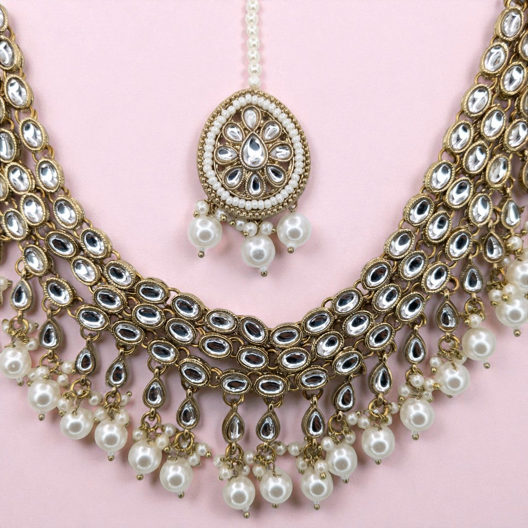 Kundan Choker Halskette mit Ohrringe & Tikka - gold | weiß