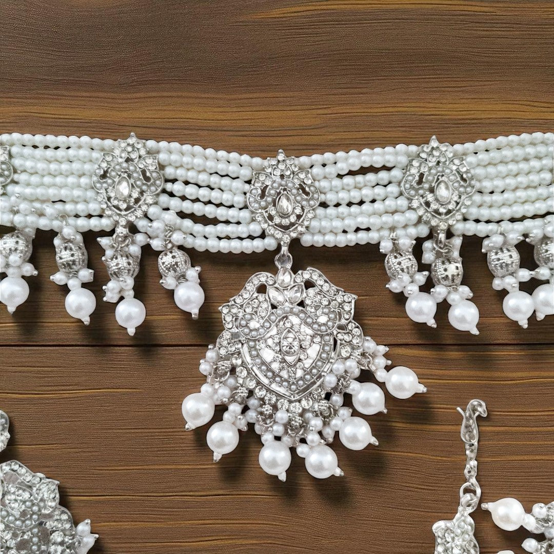 Necklace with Earrings & Tikka - gold