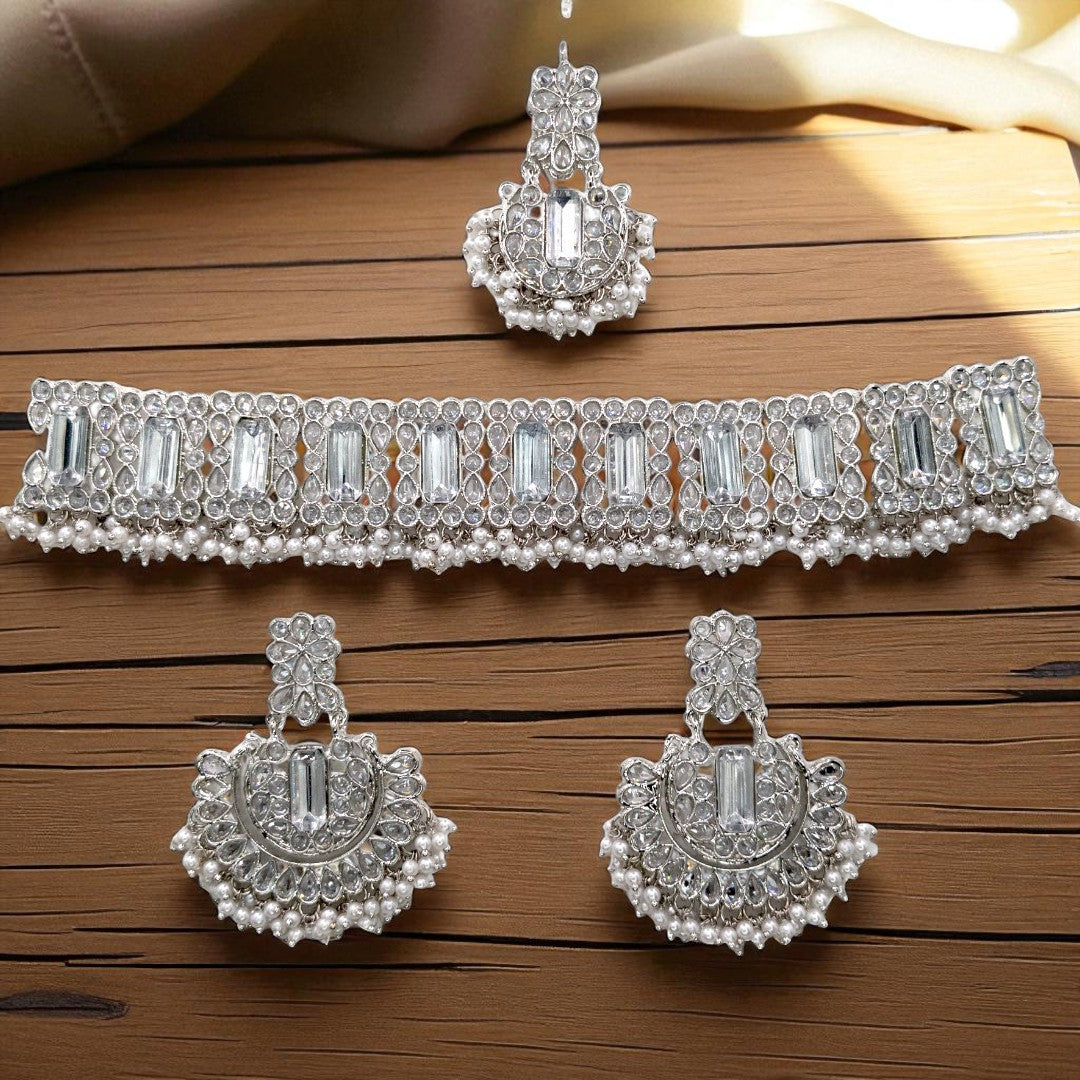 Necklace with Earrings & Tikka - gold