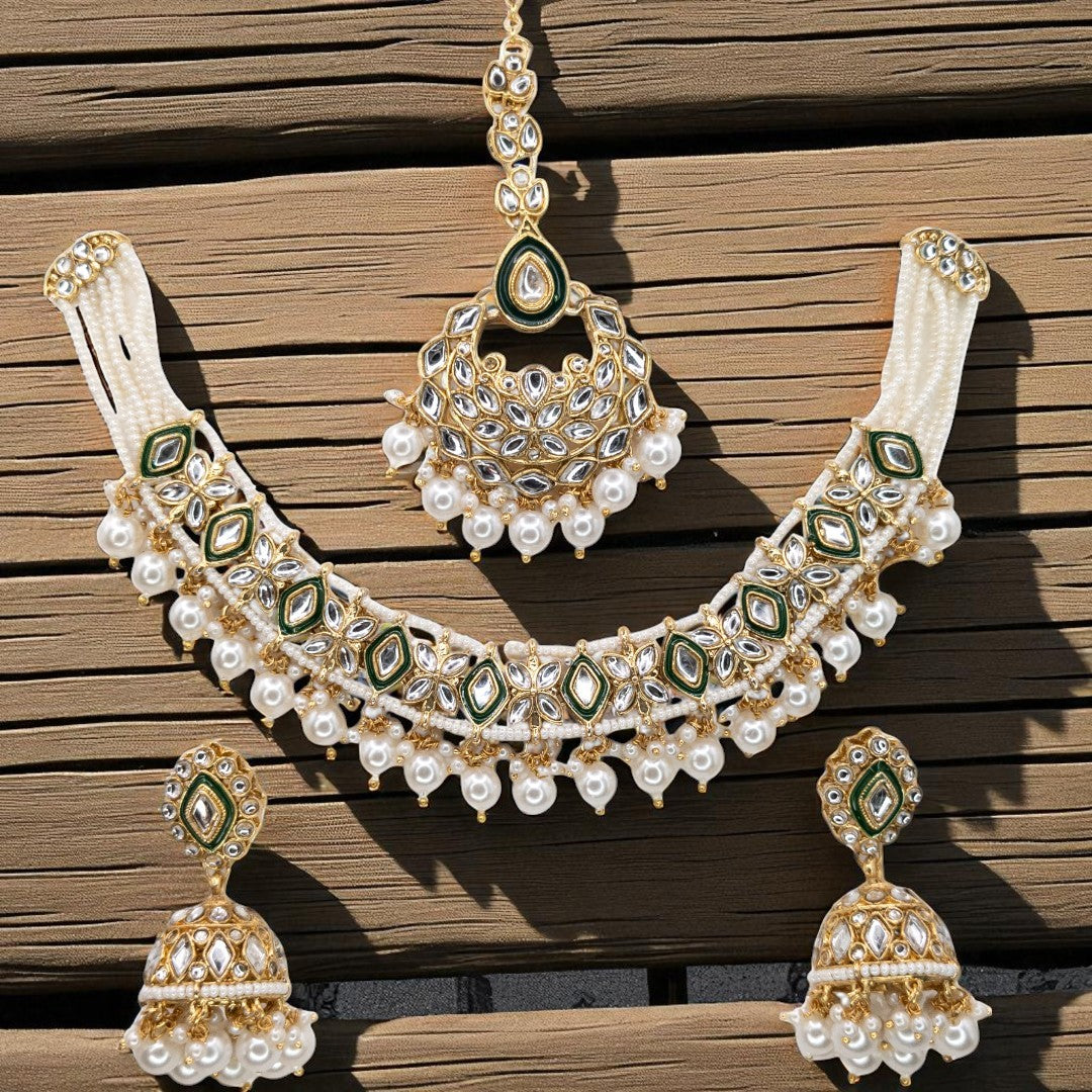 Kundan Choker Halskette mit Ohrringe & Tikka - gold | weiß