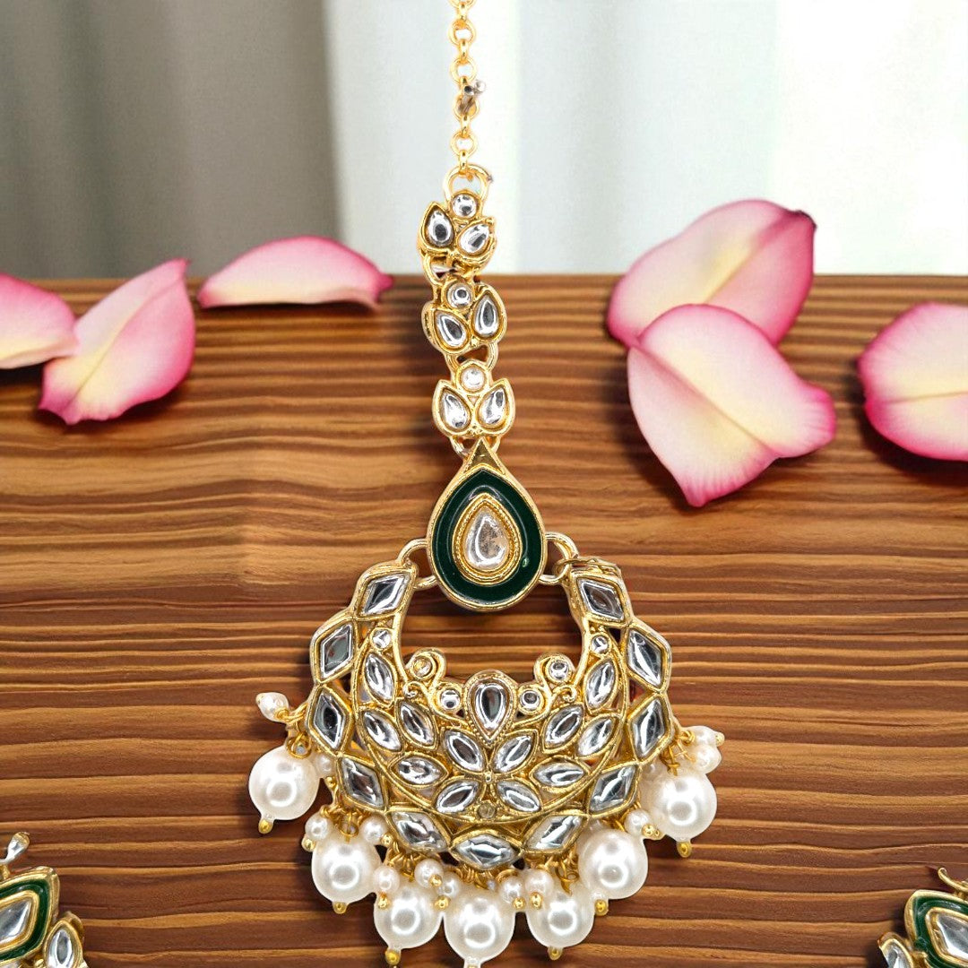 Kundan Choker Halskette mit Ohrringe & Tikka - gold | weiß