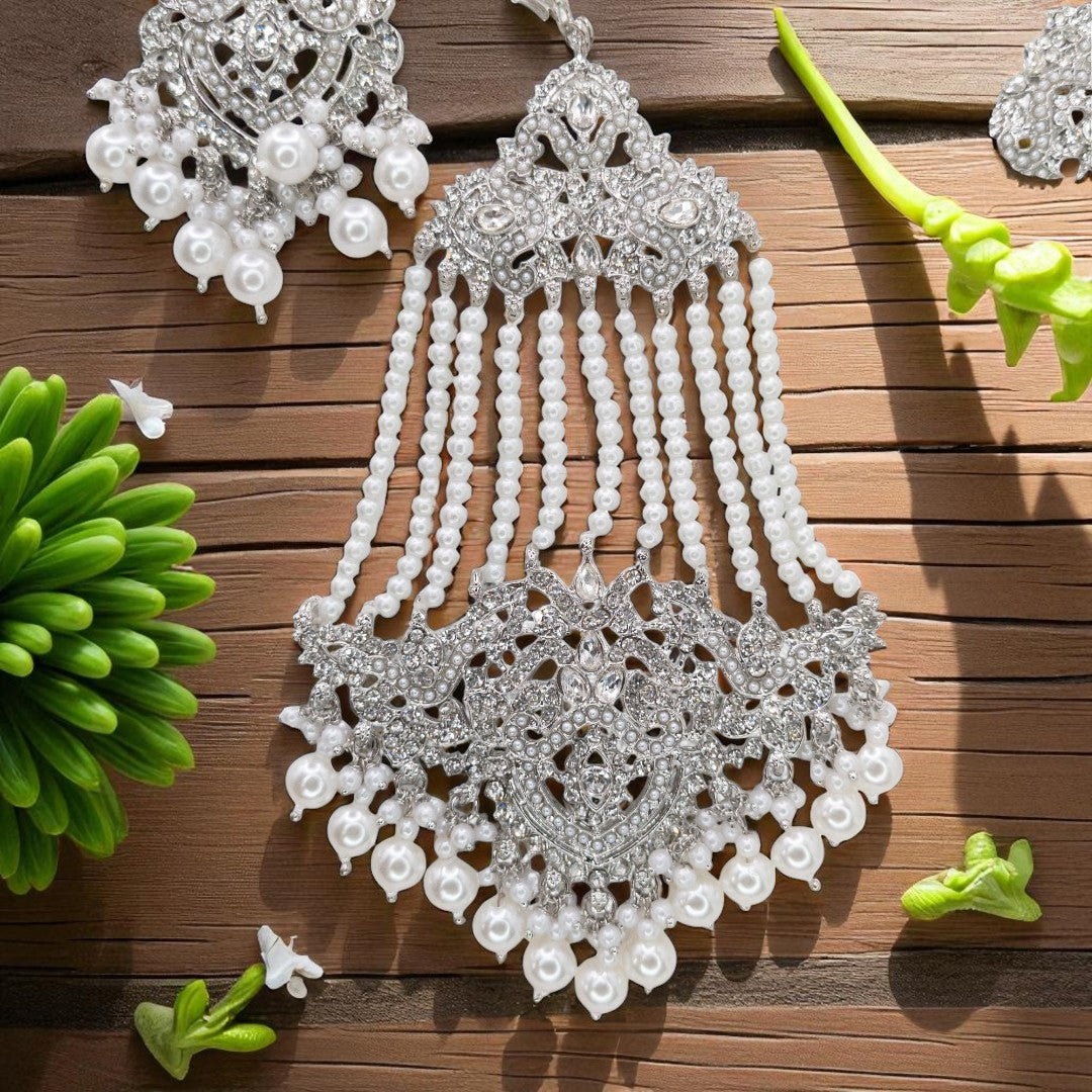Necklace with Earrings & Tikka - gold