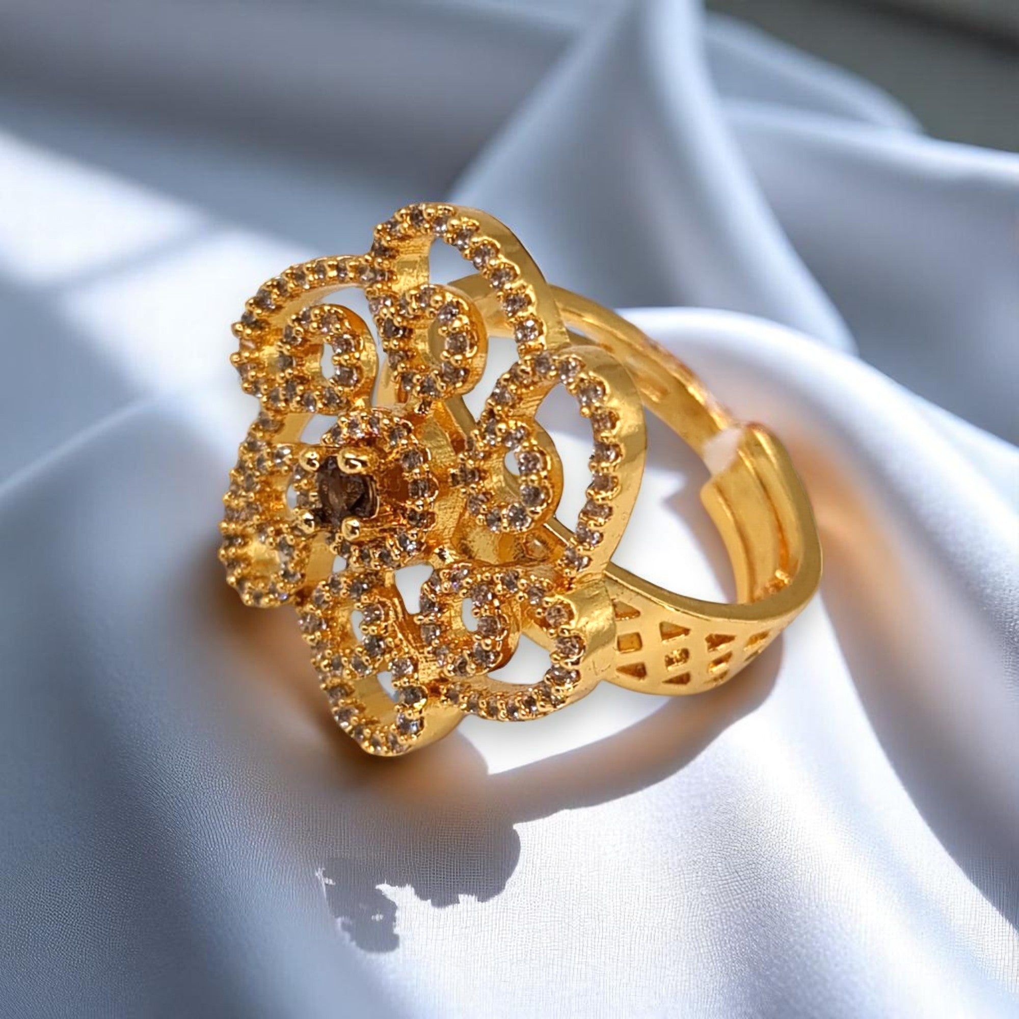 Vergoldeter Ring mit amerikanischen Diamantimitaten - Goldene Ringe