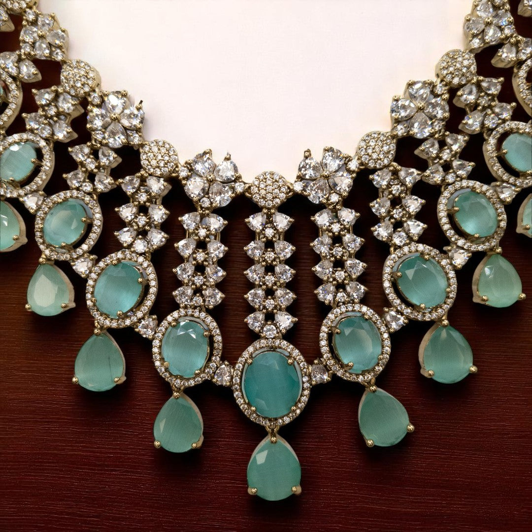 Temple Necklace with Earrings - gold | green
