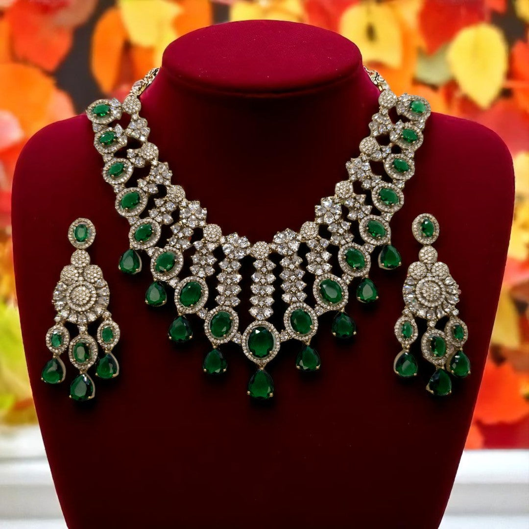 Temple Necklace with Earrings - gold | green