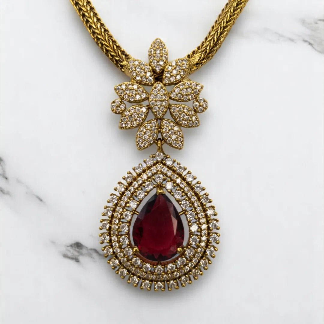 Trendy Halskette mit Ohrringe - gold | rot