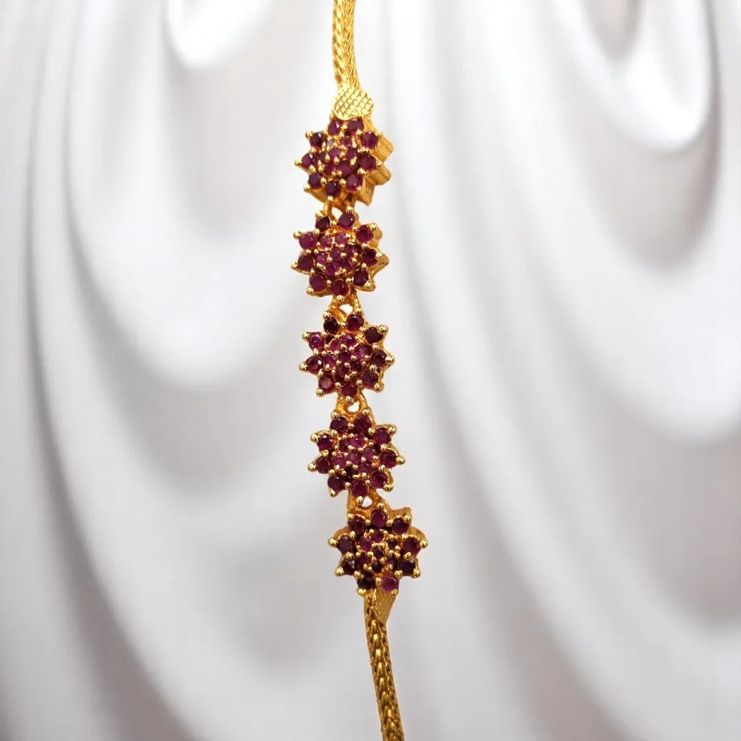 Traditionelle Mugappu Seitenkette