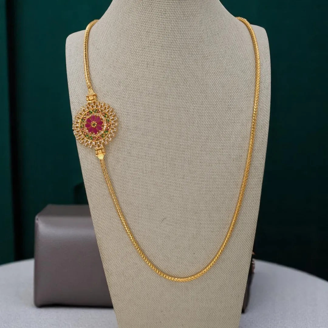 Traditionelle Mugappu Seitenkette