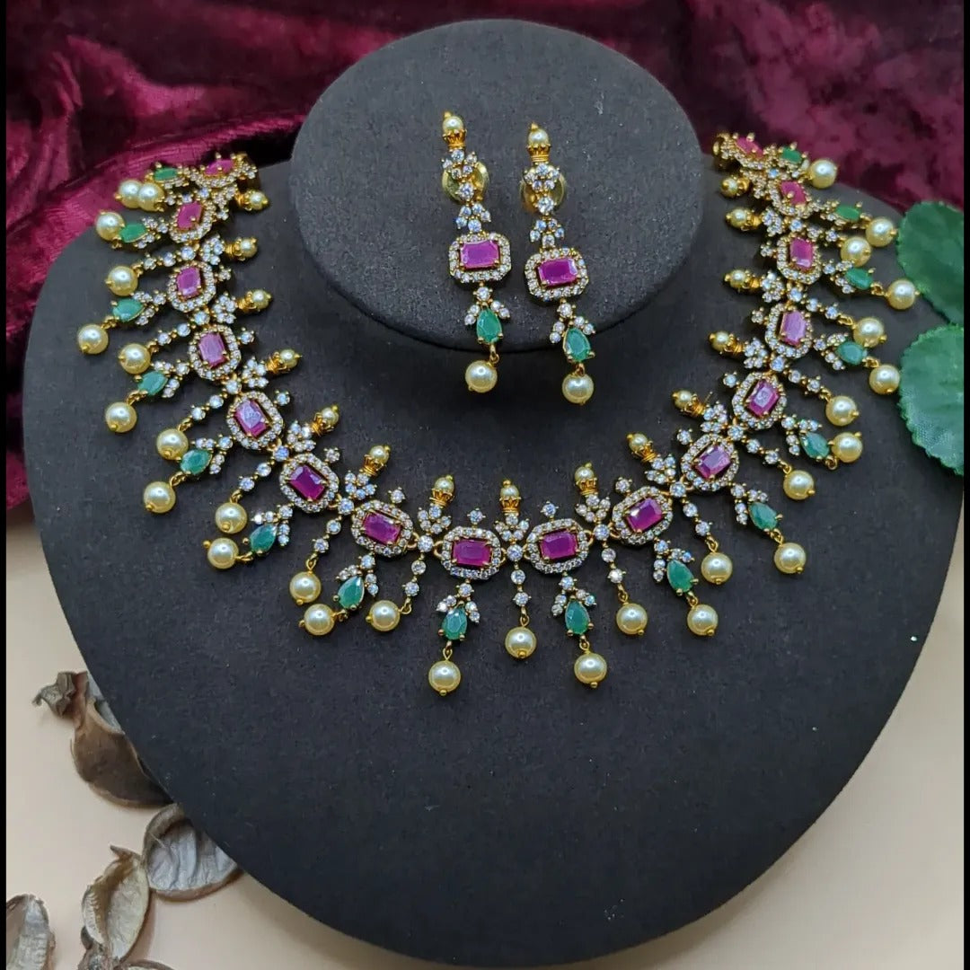 Trendy necklace with earrings - gold | green magenta