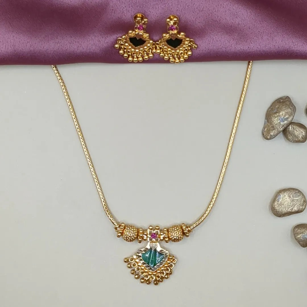 Trendy Kerala Palakka Necklace with Earrings - gold | green