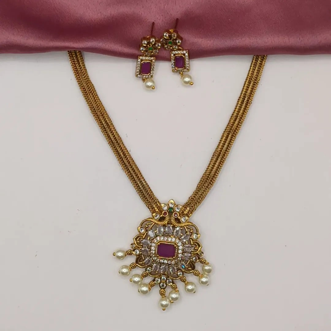 Trendy necklace with earrings - gold | magenta