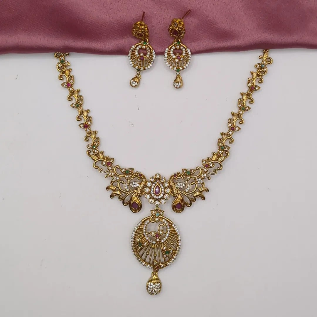 Trendy necklace with earrings - gold | green white