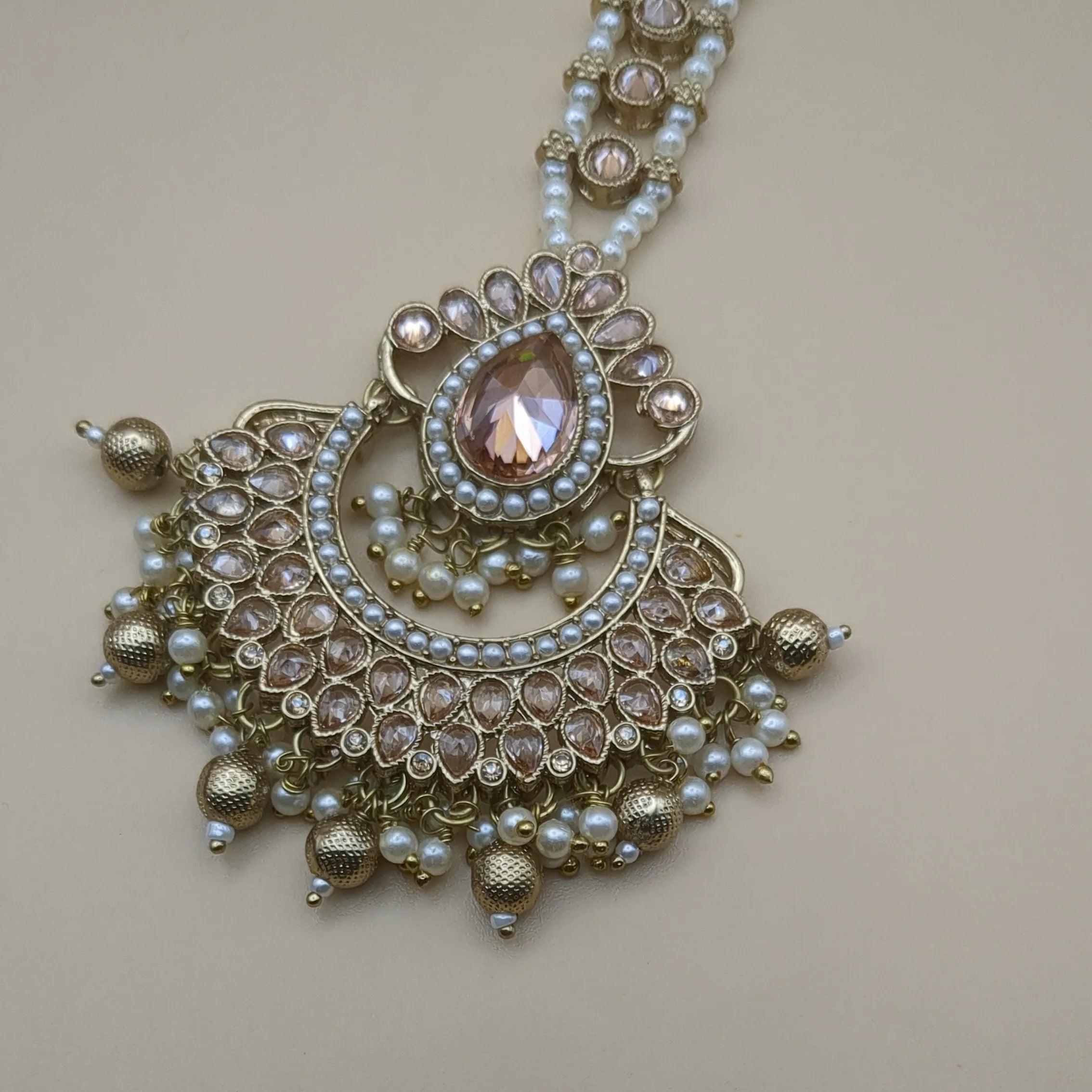 Polki Tikka with earrings - gold