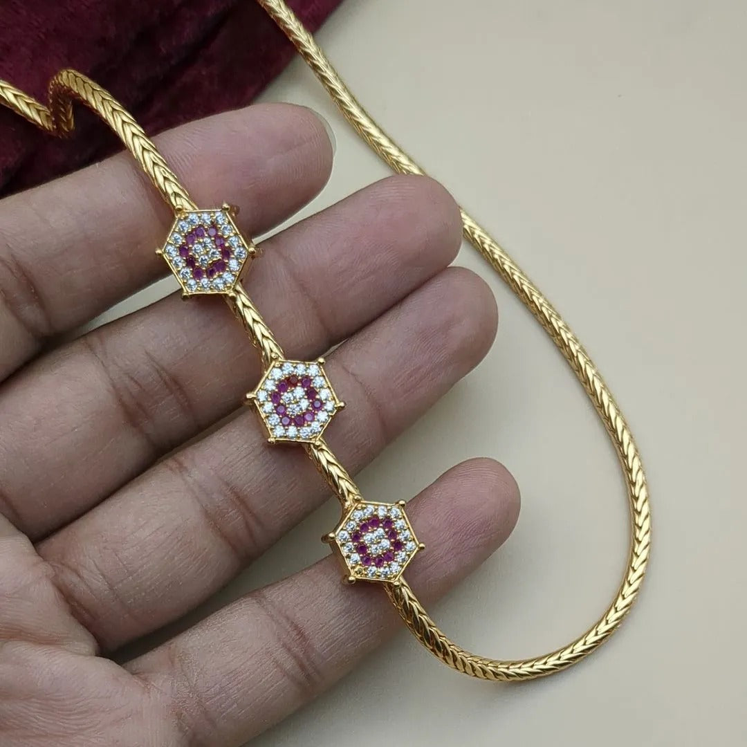 Traditionelle Mugappu Seitenkette