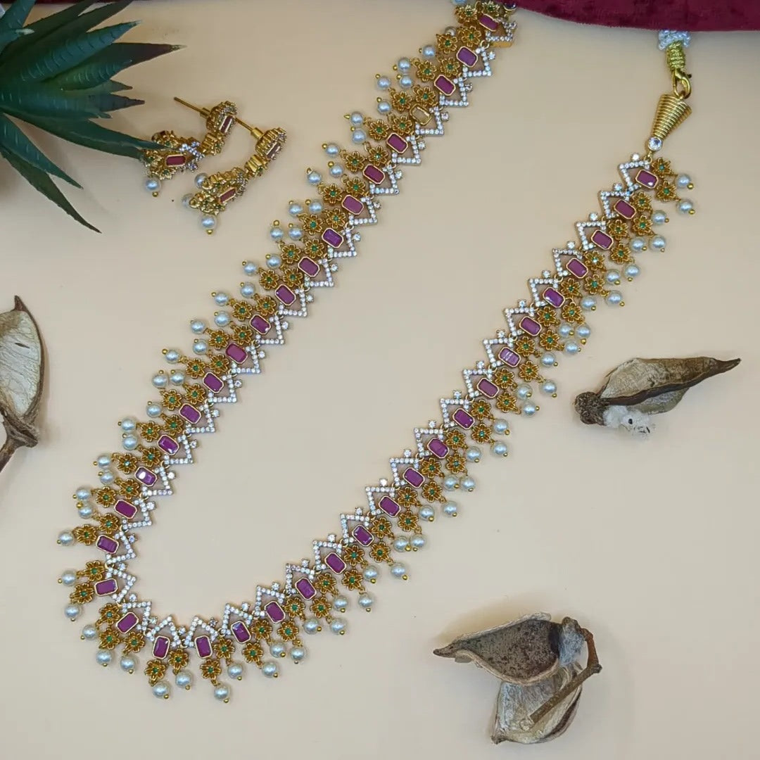 Tempel Halskette lang mit Ohrringe Set - gold