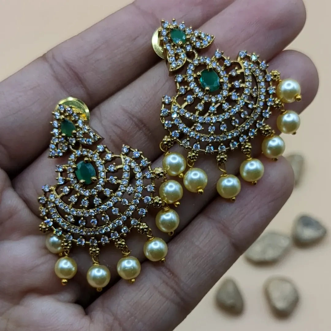 Trendy necklace with earrings - gold | green
