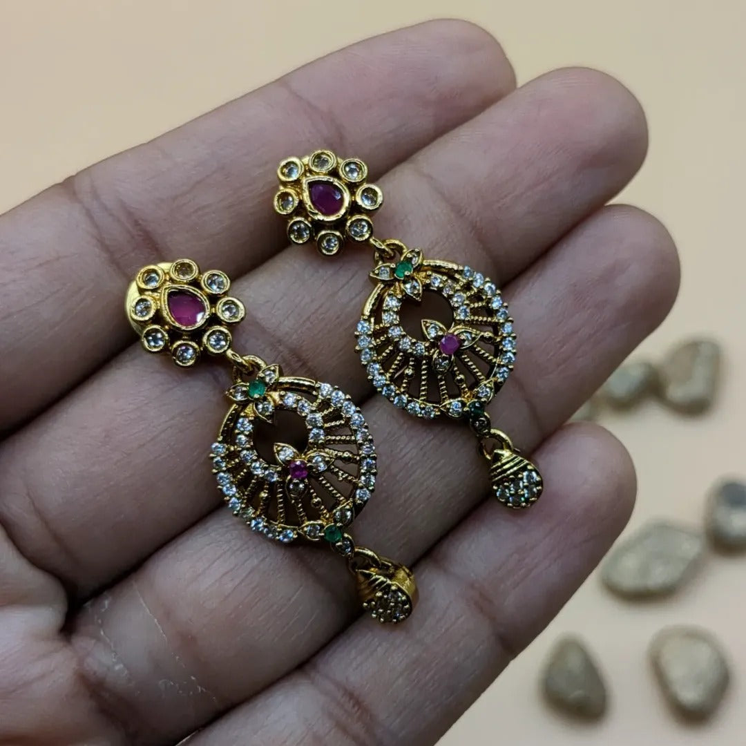 Trendy necklace with earrings - gold | green white