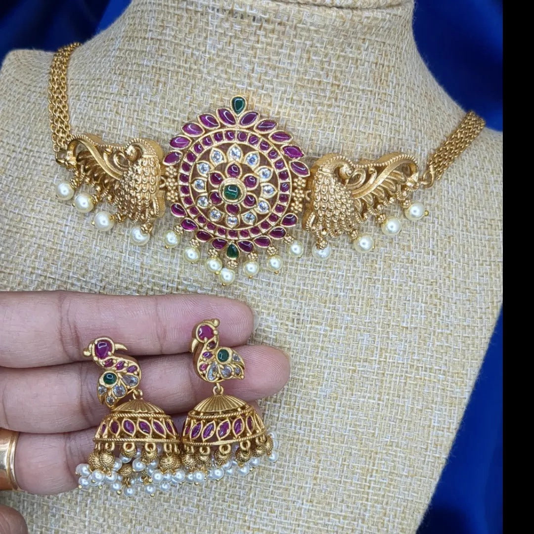 Trendy choker necklace with earrings - gold | magenta green