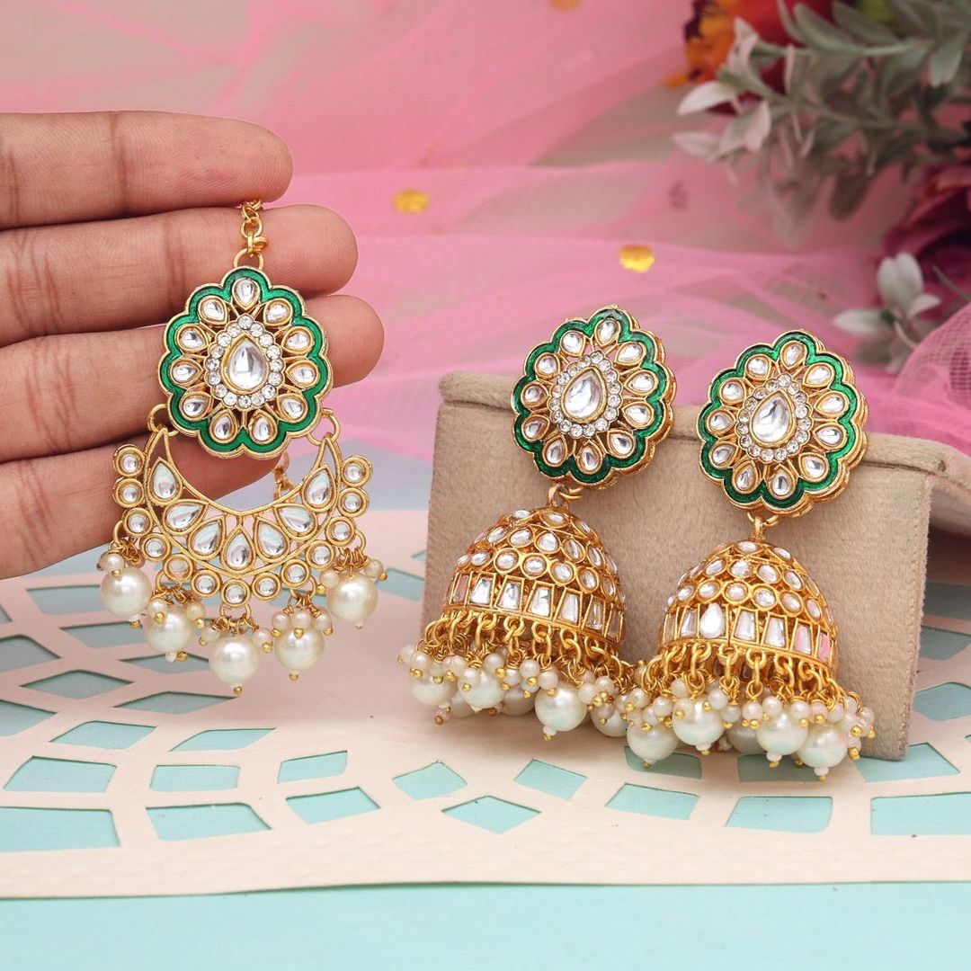 Kundan Ohrringe mit Tikka - Jumkha | gold | weiß