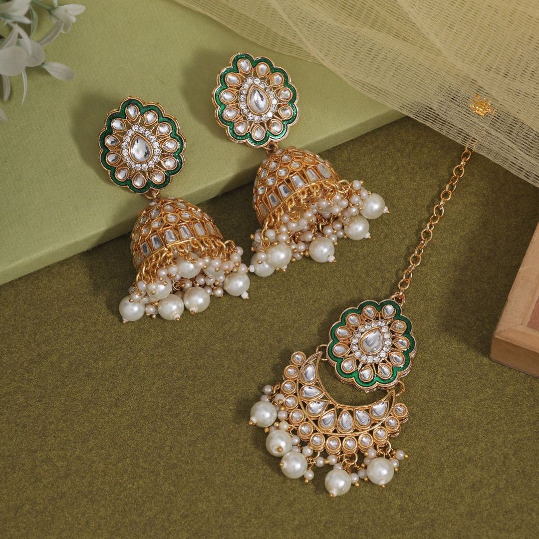 Kundan earrings with tikka - Jumkha | gold | white
