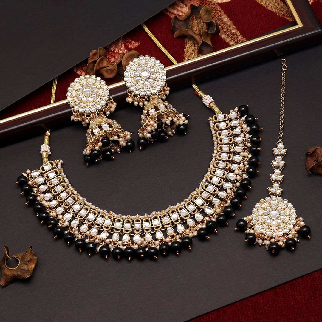 Kundan Necklace with Earrings &amp; Tikka - gold | black