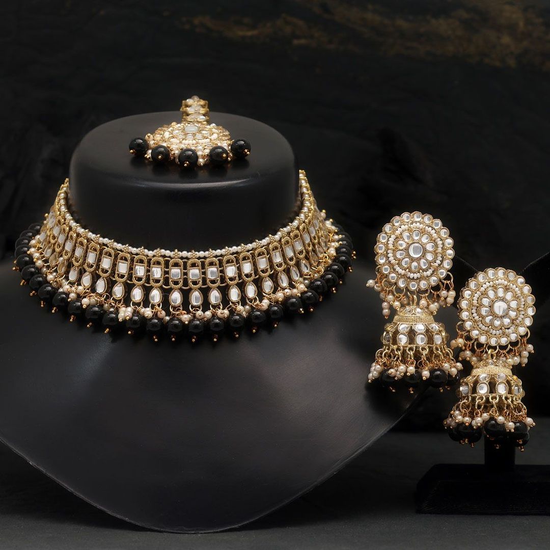 Kundan Necklace with Earrings &amp; Tikka - gold | black