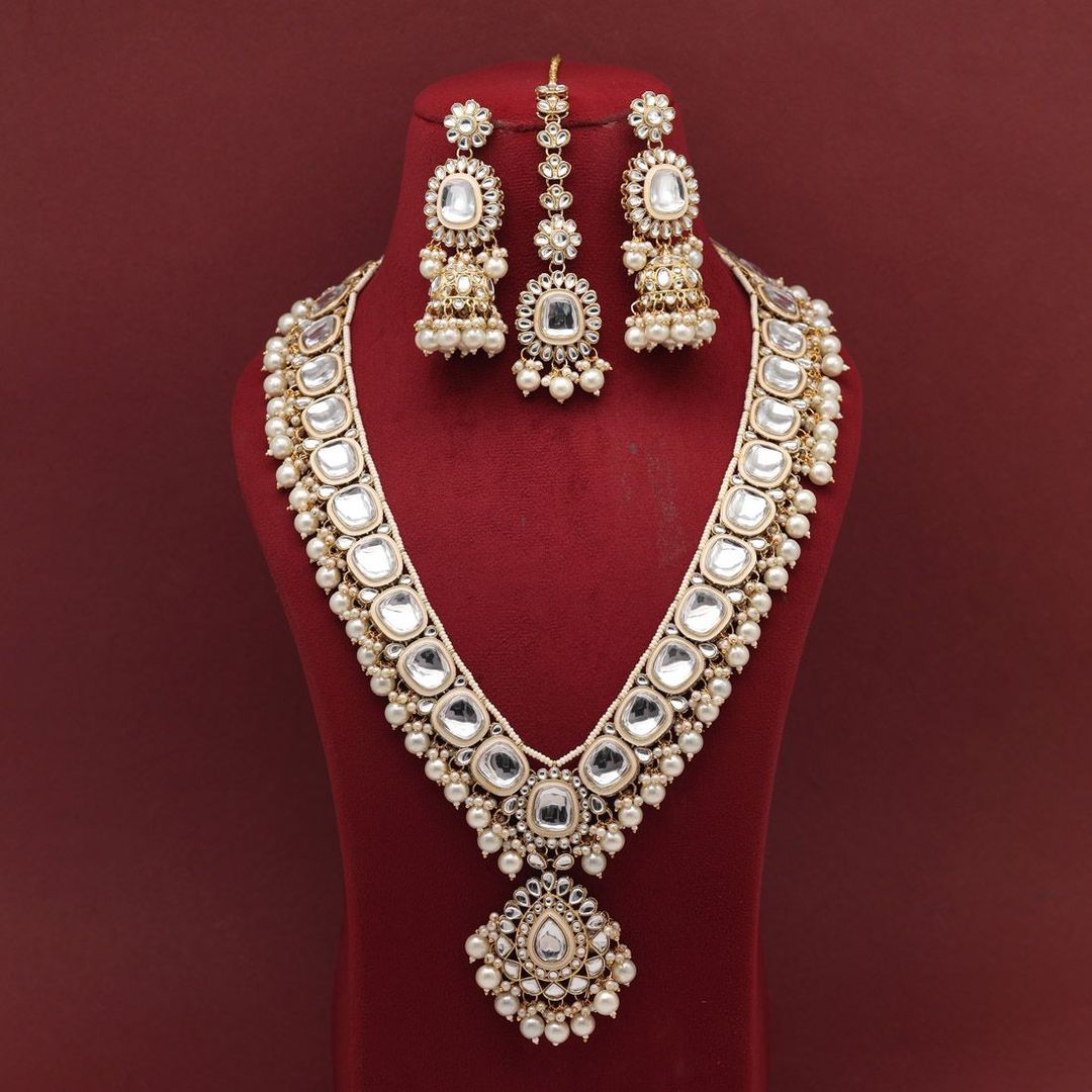 Kundan Lange kette mit Ohrringe & Tikka - gold | weiß| Perlen - Lange