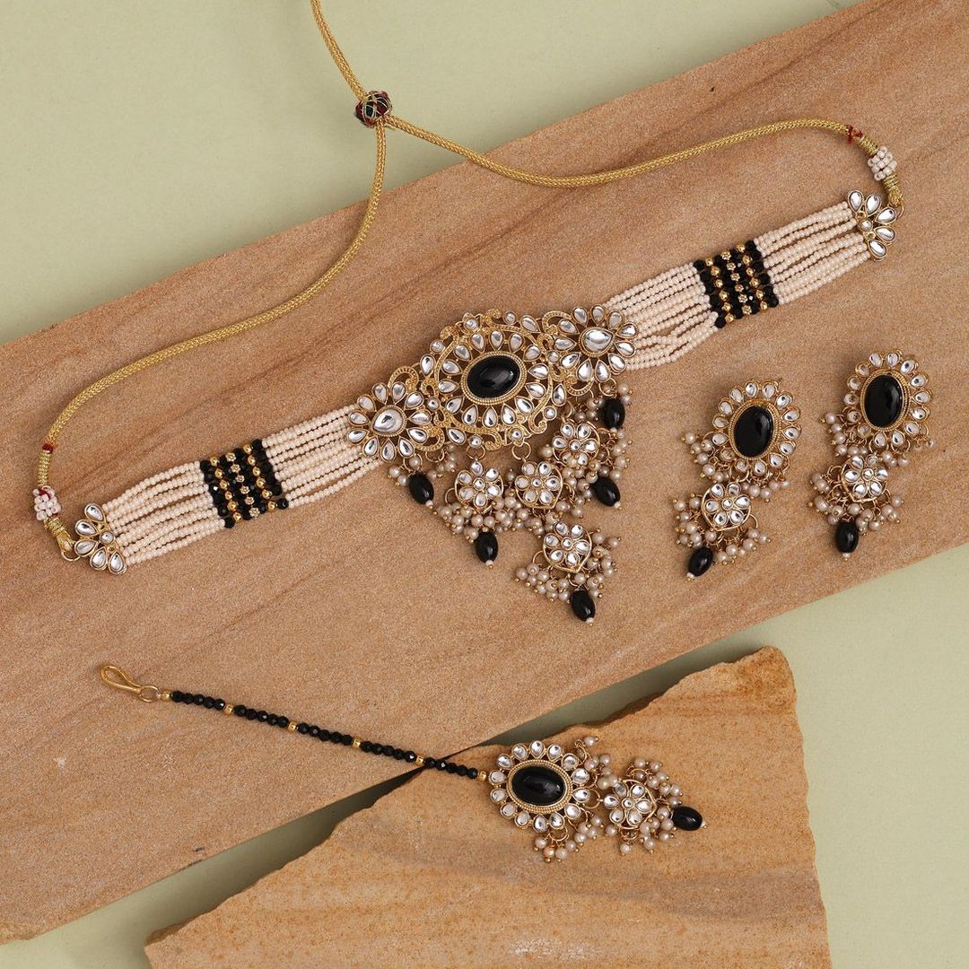 Kundan Choker Necklace with Earrings &amp; Tikka - gold | black