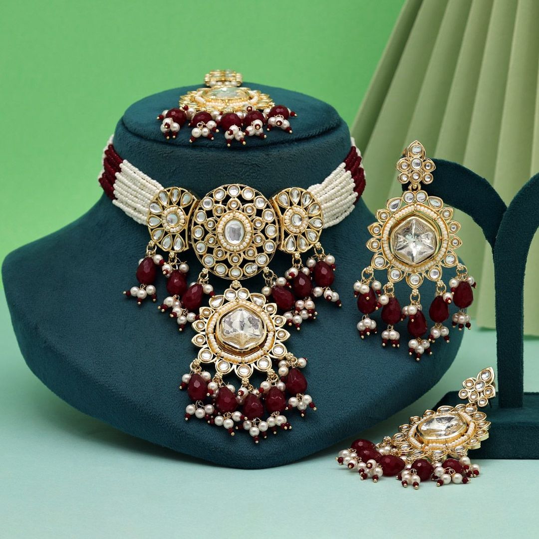 Kundan Choker Halskette mit Ohrringe & Tikka - maroon
