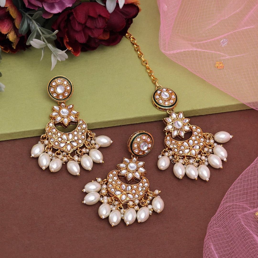 Kundan Necklace with Earrings &amp; Tikka - gold | white