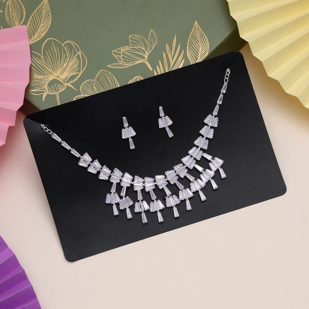 Necklace with earrings - silver