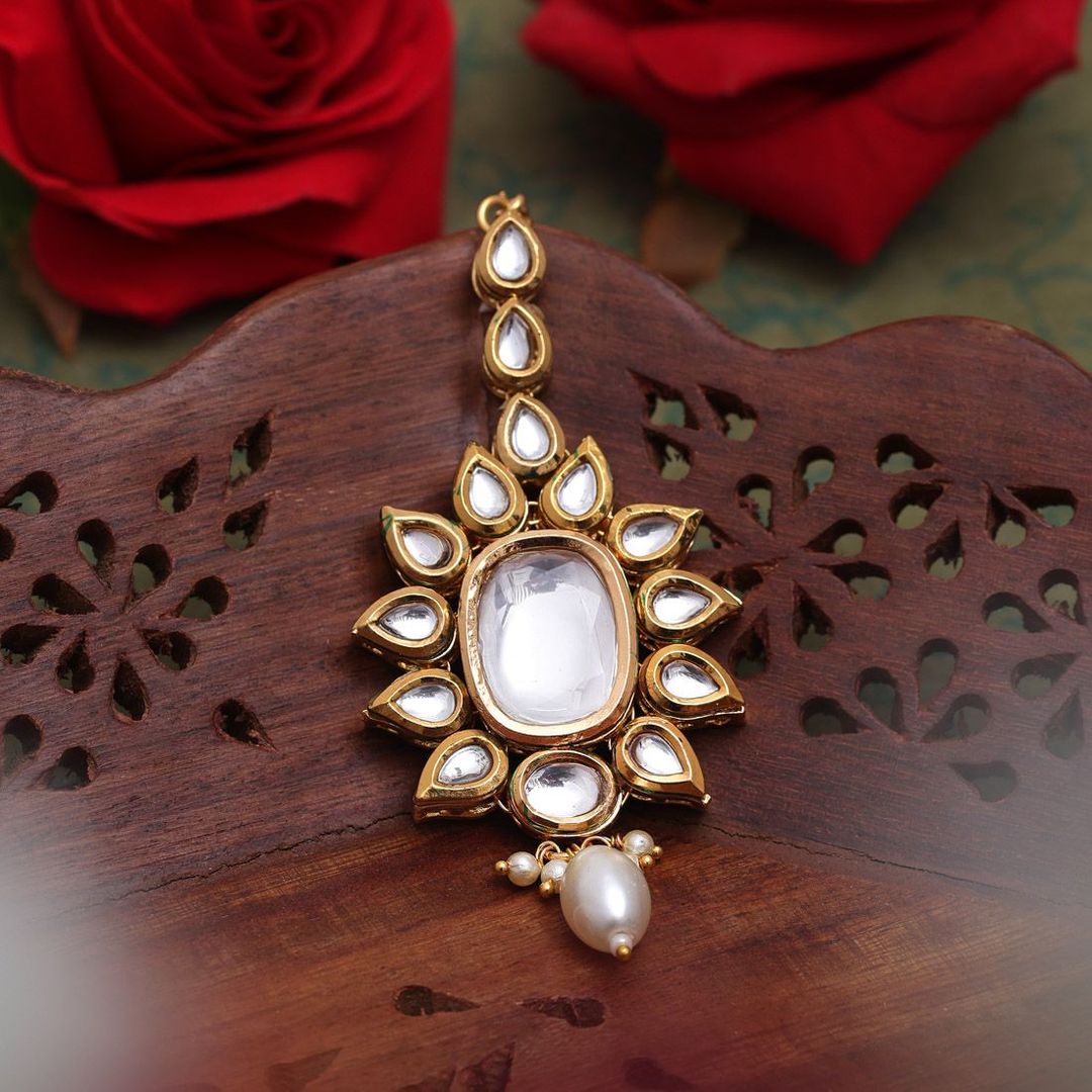 Kundan Maang Tikka - gold