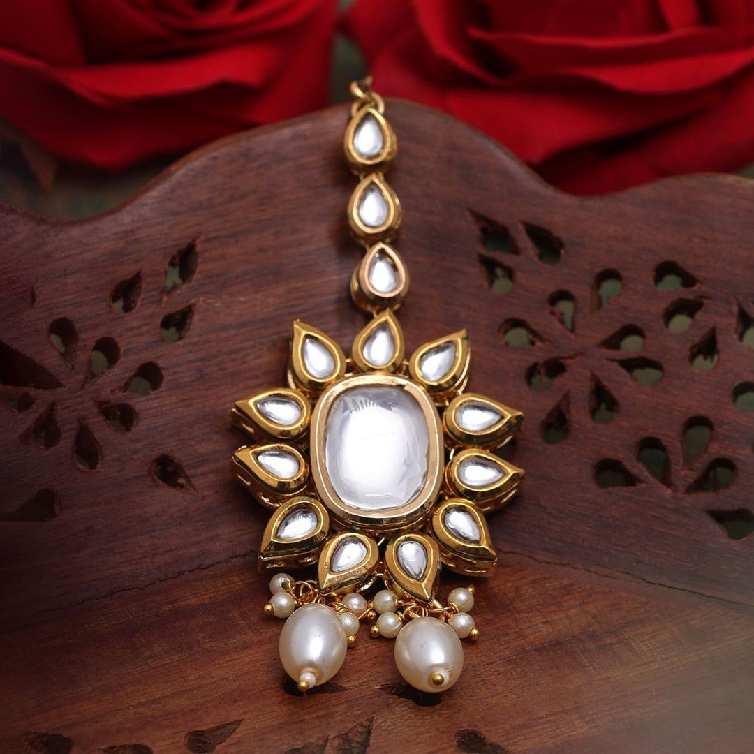 Kundan Maang Tikka - gold